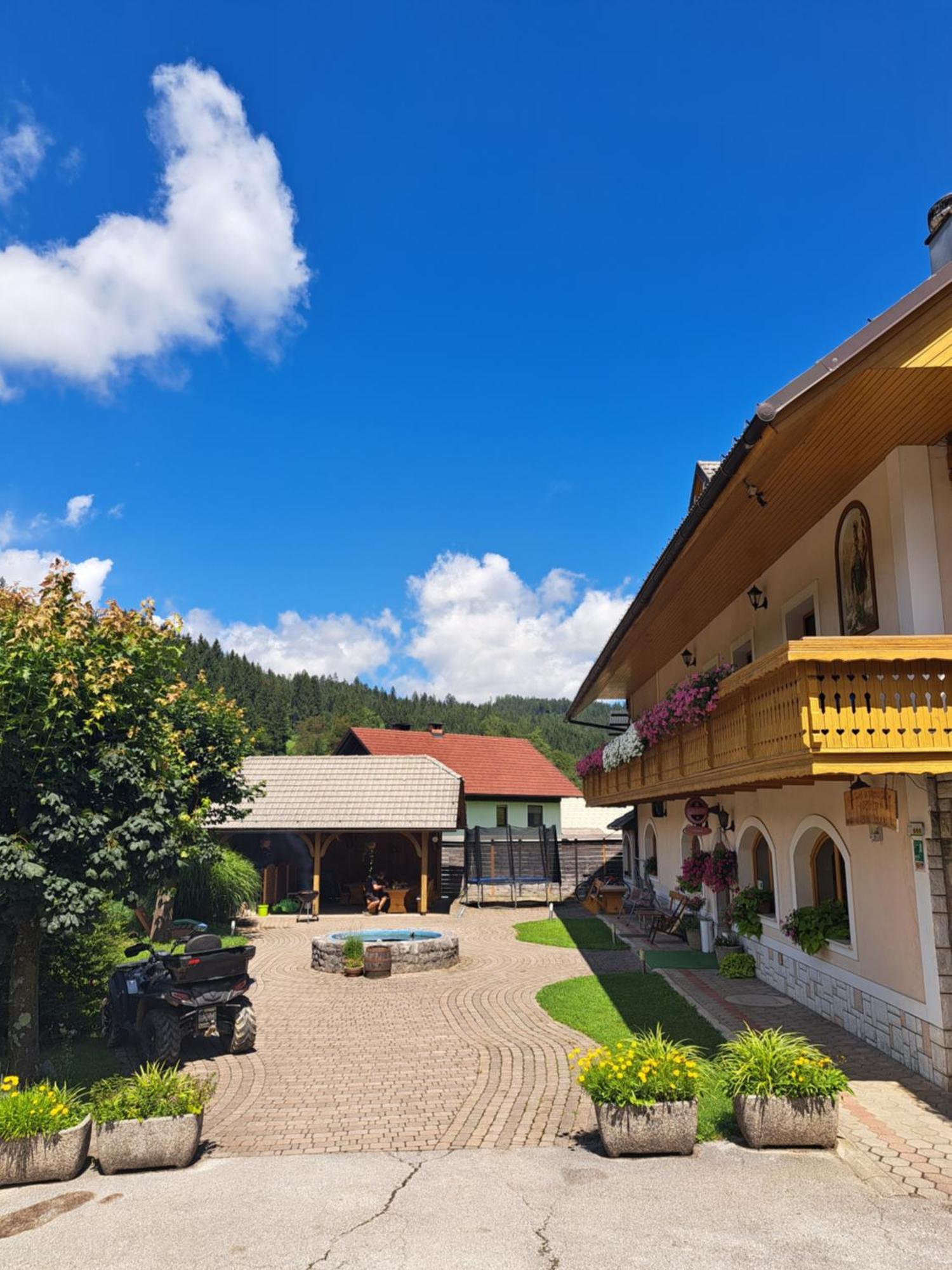 Guest House Kveder Škofja Loka Exterior foto