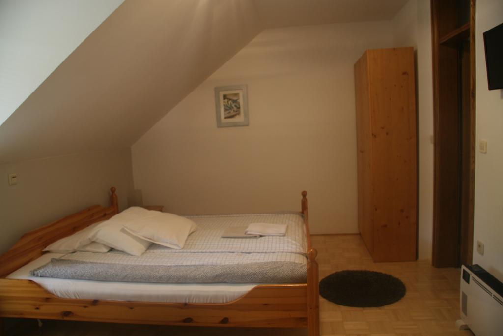 Guest House Kveder Škofja Loka Quarto foto