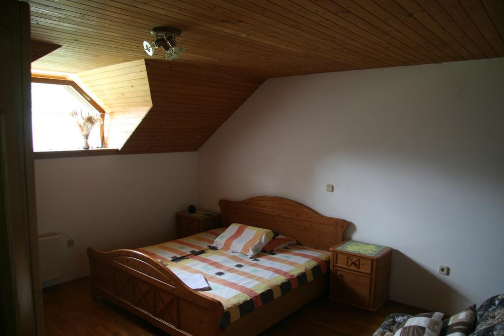 Guest House Kveder Škofja Loka Quarto foto